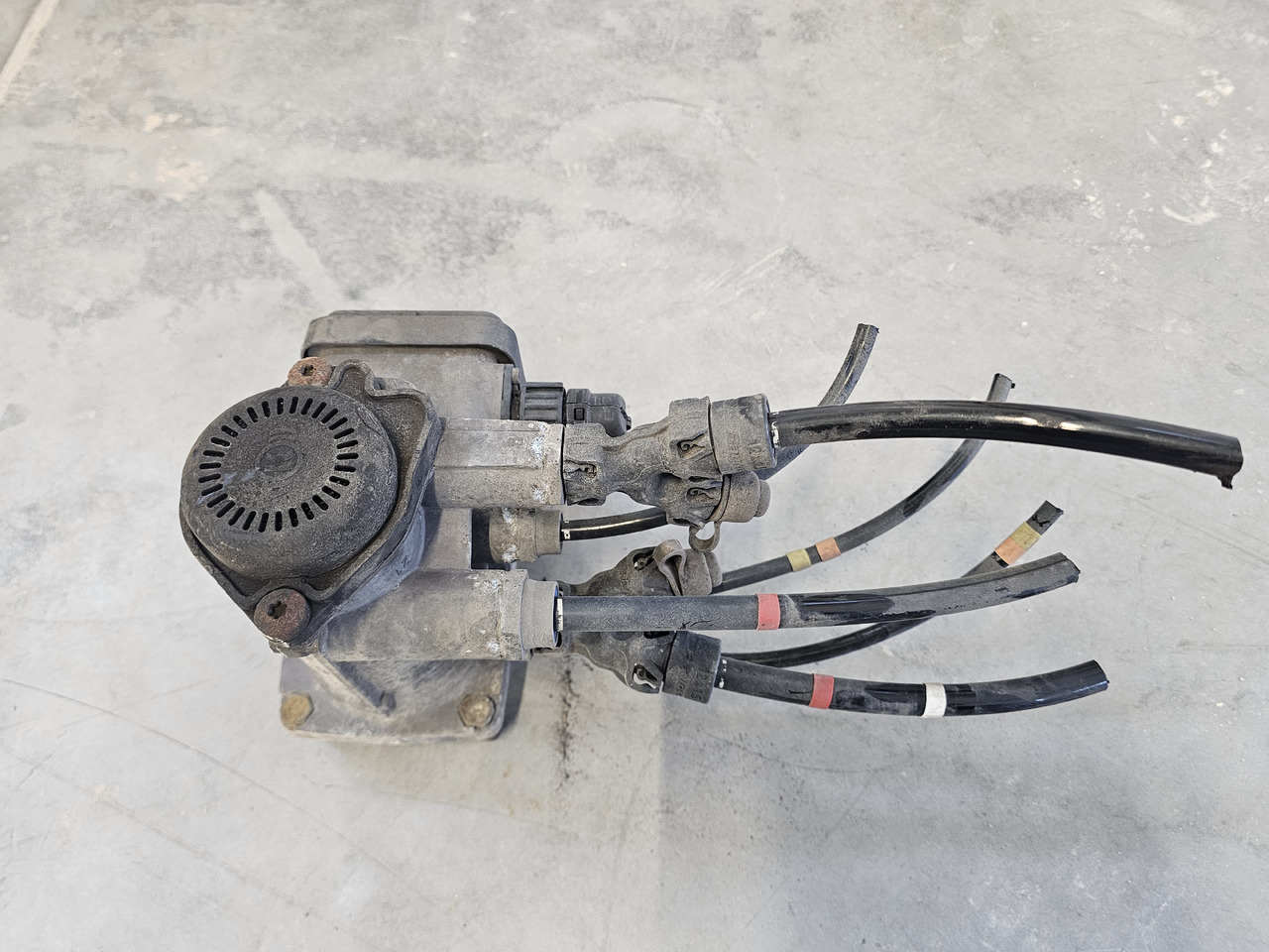 VOLVO FH FM / EBS BRAKE VALVE / K020625 / 21122038 - Válvula de freio: foto 3 VOLVO FH FM / EBS BRAKE VALVE / K020625 / 21122038 - Válvula de freio: foto 3