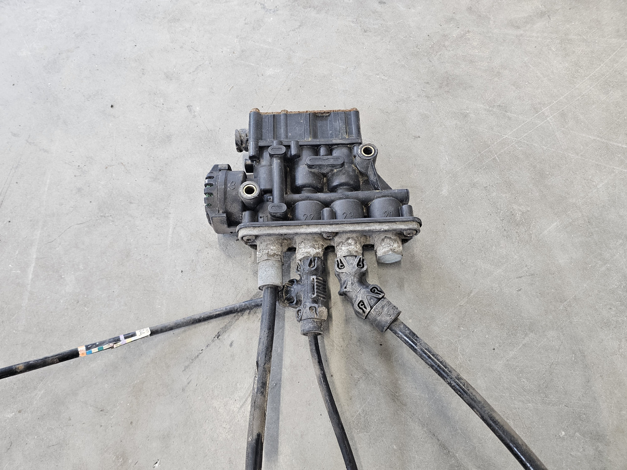 VOLVO FH FM EURO 6 / ECAS SUNSPENSION VALVE / K015292 21083657 - Válvula de freio: foto 4 VOLVO FH FM EURO 6 / ECAS SUNSPENSION VALVE / K015292 21083657 - Válvula de freio: foto 4