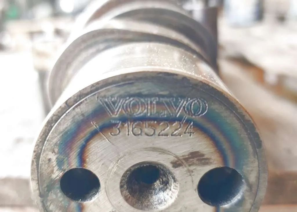 VOLVO FH12 D12 CAMSHAFT / 3165224 / WORLDWIDE DELIVERY - Árvore de cames por Camião: foto 2 VOLVO FH12 D12 CAMSHAFT / 3165224 / WORLDWIDE DELIVERY - Árvore de cames por Camião: foto 2