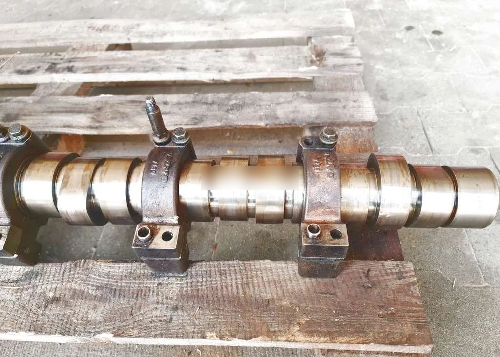 VOLVO FH12 D12 CAMSHAFT / 3165224 / WORLDWIDE DELIVERY - Árvore de cames por Camião: foto 4 VOLVO FH12 D12 CAMSHAFT / 3165224 / WORLDWIDE DELIVERY - Árvore de cames por Camião: foto 4