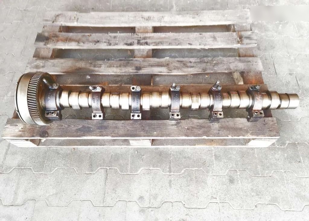 VOLVO FH12 D12 CAMSHAFT / 3165224 / WORLDWIDE DELIVERY - Árvore de cames por Camião: foto 3 VOLVO FH12 D12 CAMSHAFT / 3165224 / WORLDWIDE DELIVERY - Árvore de cames por Camião: foto 3