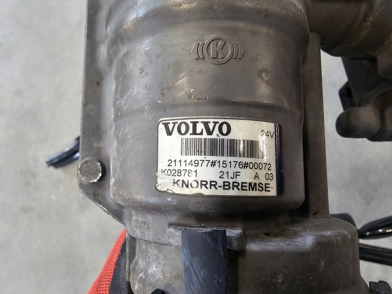 VOLVO FH4 FM4 / EBS BRAKE VALVE / 21114977 K028781 - Válvula de freio: foto 5 VOLVO FH4 FM4 / EBS BRAKE VALVE / 21114977 K028781 - Válvula de freio: foto 5