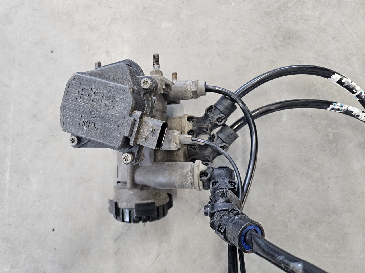 VOLVO FH4 FM4 / EBS BRAKE VALVE / 21114977 K028781 - Válvula de freio: foto 3 VOLVO FH4 FM4 / EBS BRAKE VALVE / 21114977 K028781 - Válvula de freio: foto 3