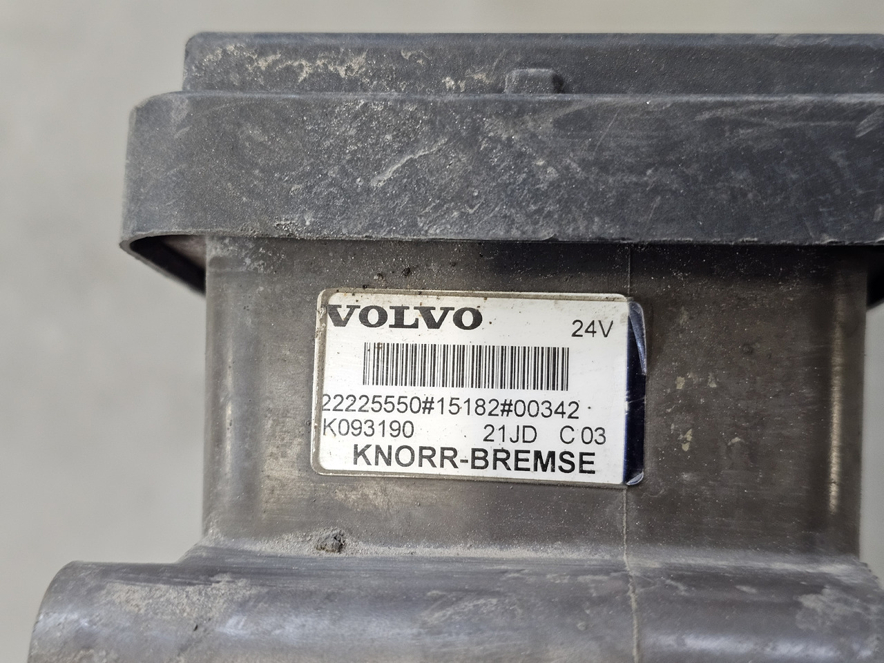 VOLVO FH4 FM4 EURO 6 / EBS VALVE FRONT / 22225550 - Válvula de freio: foto 4 VOLVO FH4 FM4 EURO 6 / EBS VALVE FRONT / 22225550 - Válvula de freio: foto 4