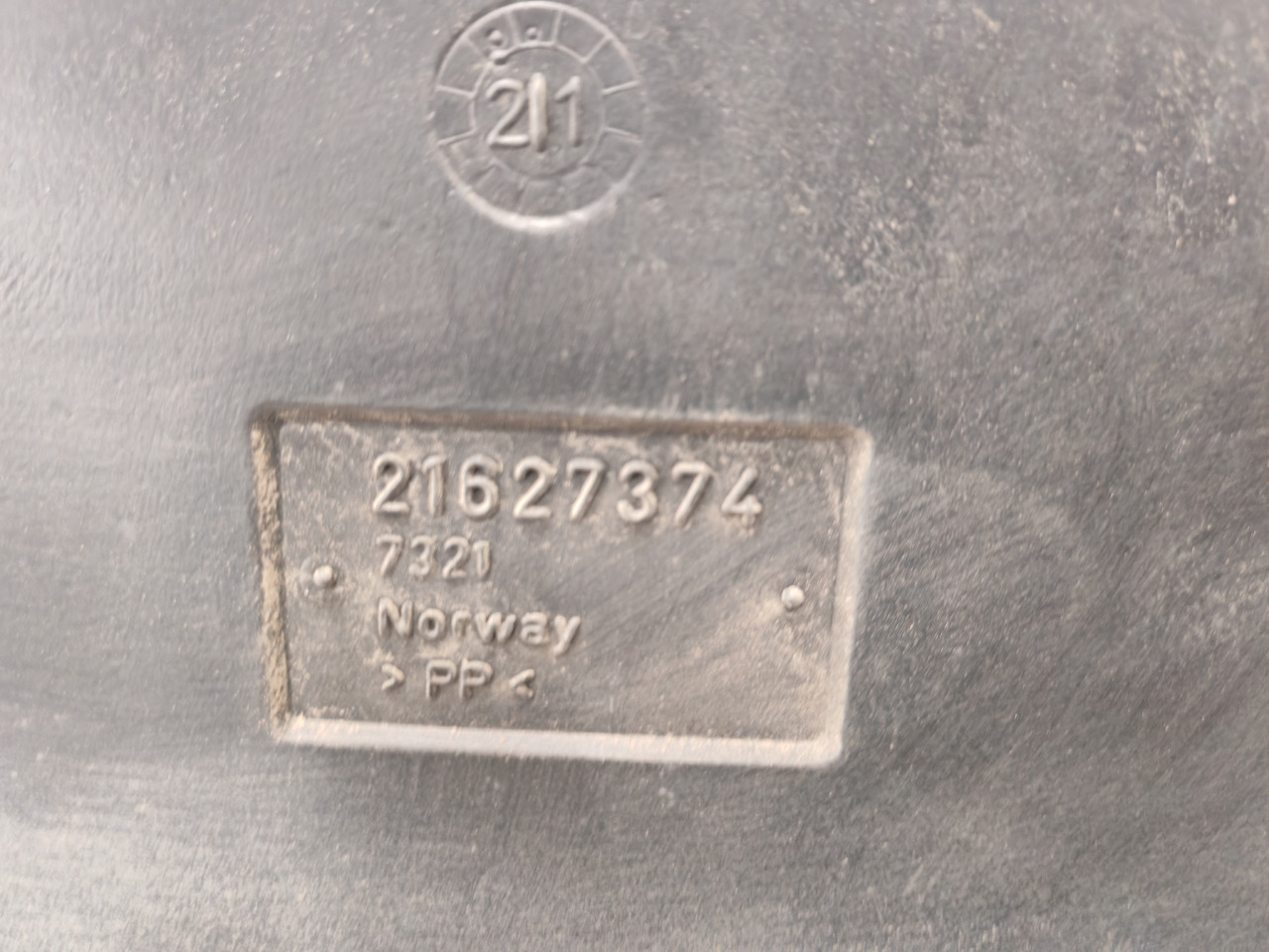 VOLVO FH5 FM5 / AIR FILTER INTAKE / 21627374 - Filtro de ar: foto 3 VOLVO FH5 FM5 / AIR FILTER INTAKE / 21627374 - Filtro de ar: foto 3