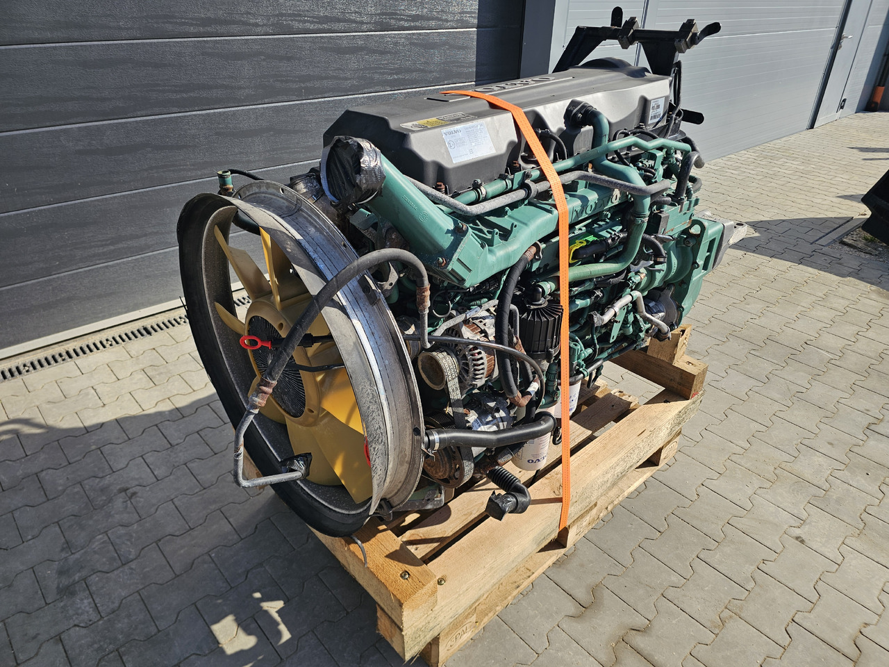 VOLVO FM / D11C 410 EEV / COMPLETE ENGINE - Motor: foto 3 VOLVO FM / D11C 410 EEV / COMPLETE ENGINE - Motor: foto 3