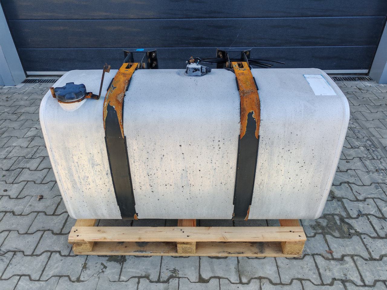 VOLVO RENAULT / ALU FUEL TANK / 126x69x71 / 510L / 20723636 - Tanque de combustível: foto 2 VOLVO RENAULT / ALU FUEL TANK / 126x69x71 / 510L / 20723636 - Tanque de combustível: foto 2