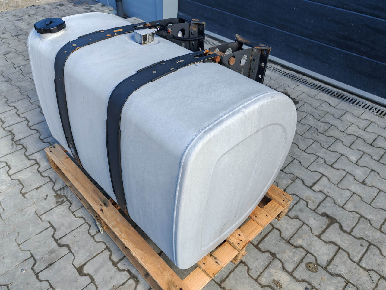 VOLVO RENAULT - Tanque de combustível: foto 4 VOLVO RENAULT - Tanque de combustível: foto 4