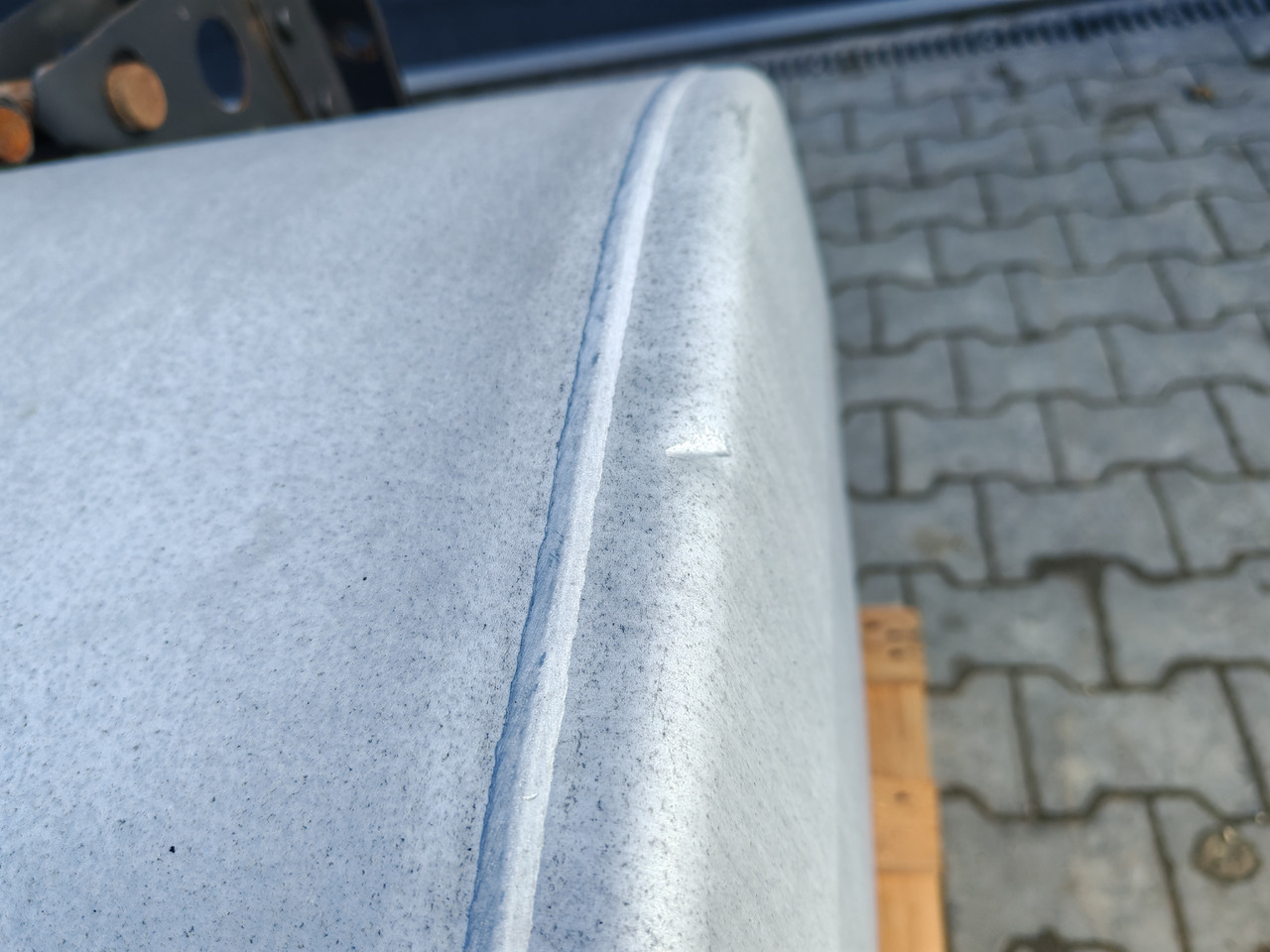 VOLVO RENAULT - Tanque de combustível: foto 5 VOLVO RENAULT - Tanque de combustível: foto 5