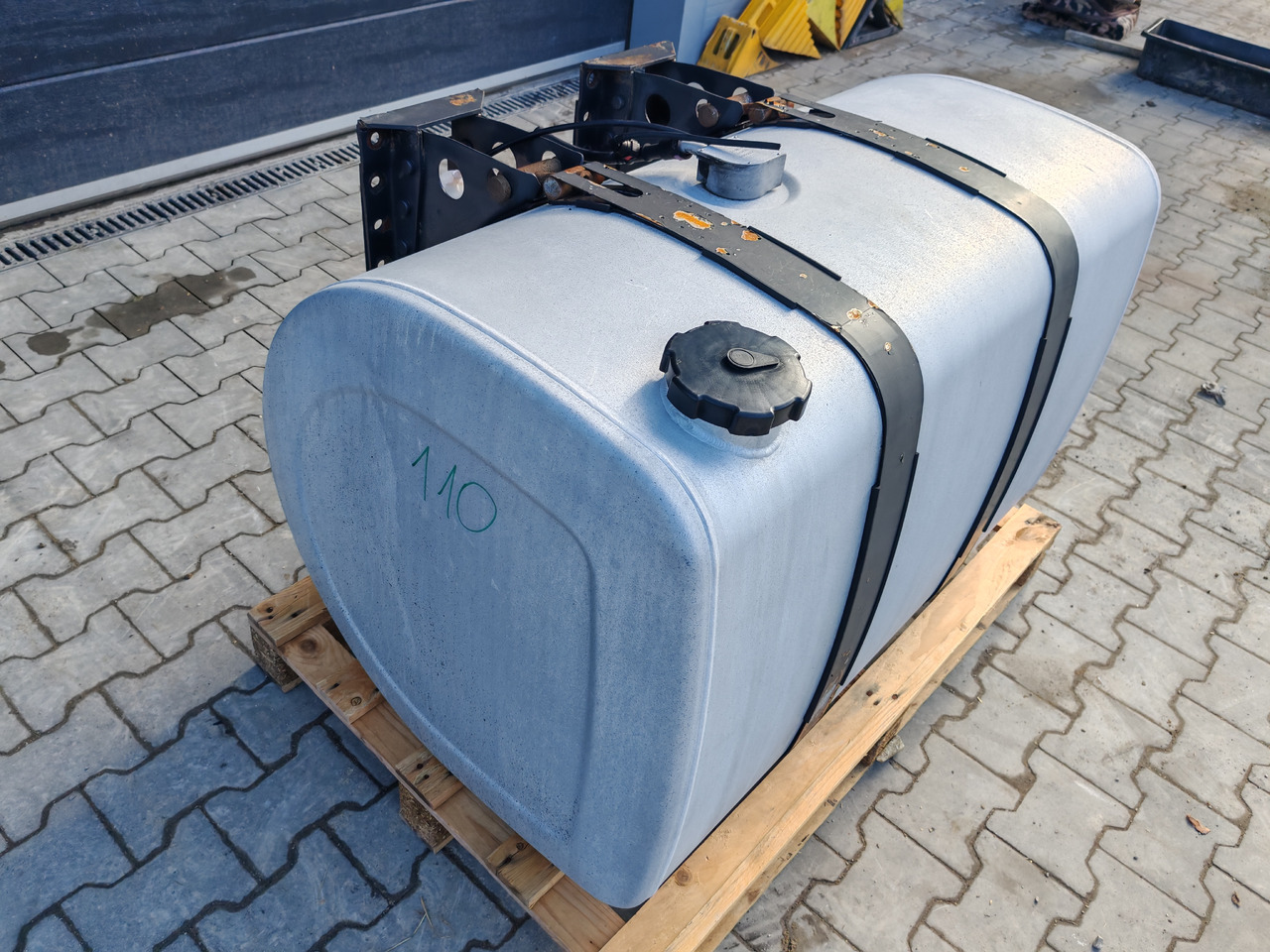 VOLVO RENAULT - Tanque de combustível: foto 3 VOLVO RENAULT - Tanque de combustível: foto 3