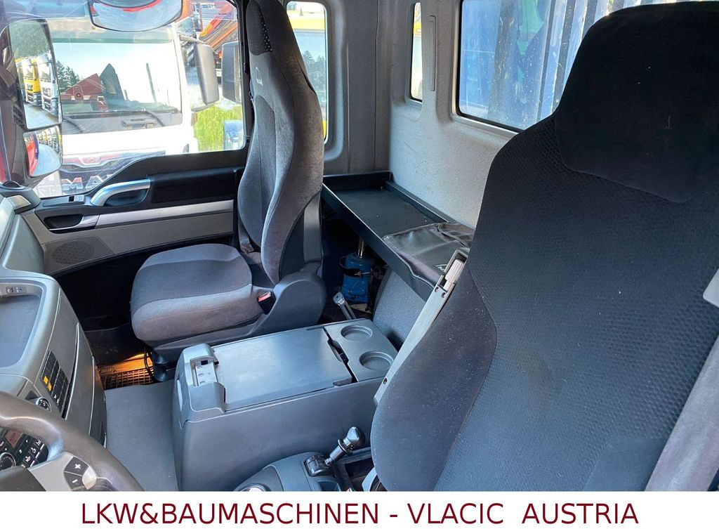 MAN TGS Holztransporter mit Kran Palfinger MAN TGS 33.480 6x6Holztransporter mit Kran Palfinger - Camião de transporte de madeira, Camião grua: foto 5 MAN TGS Holztransporter mit Kran Palfinger MAN TGS 33.480 6x6Holztransporter mit Kran Palfinger - Camião de transporte de madeira, Camião grua: foto 5