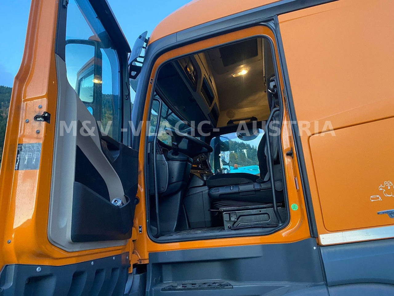 Mercedes-Benz 2542 - Camião transportador de contêineres/ Caixa móvel: foto 2 Mercedes-Benz 2542 - Camião transportador de contêineres/ Caixa móvel: foto 2