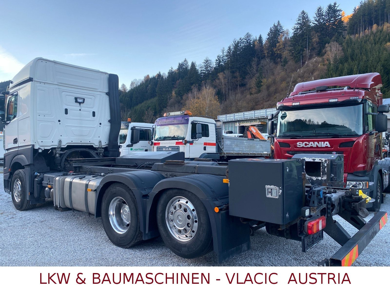 Mercedes-Benz Actros 963-0-C - Caminhão tanque: foto 4 Mercedes-Benz Actros 963-0-C - Caminhão tanque: foto 4