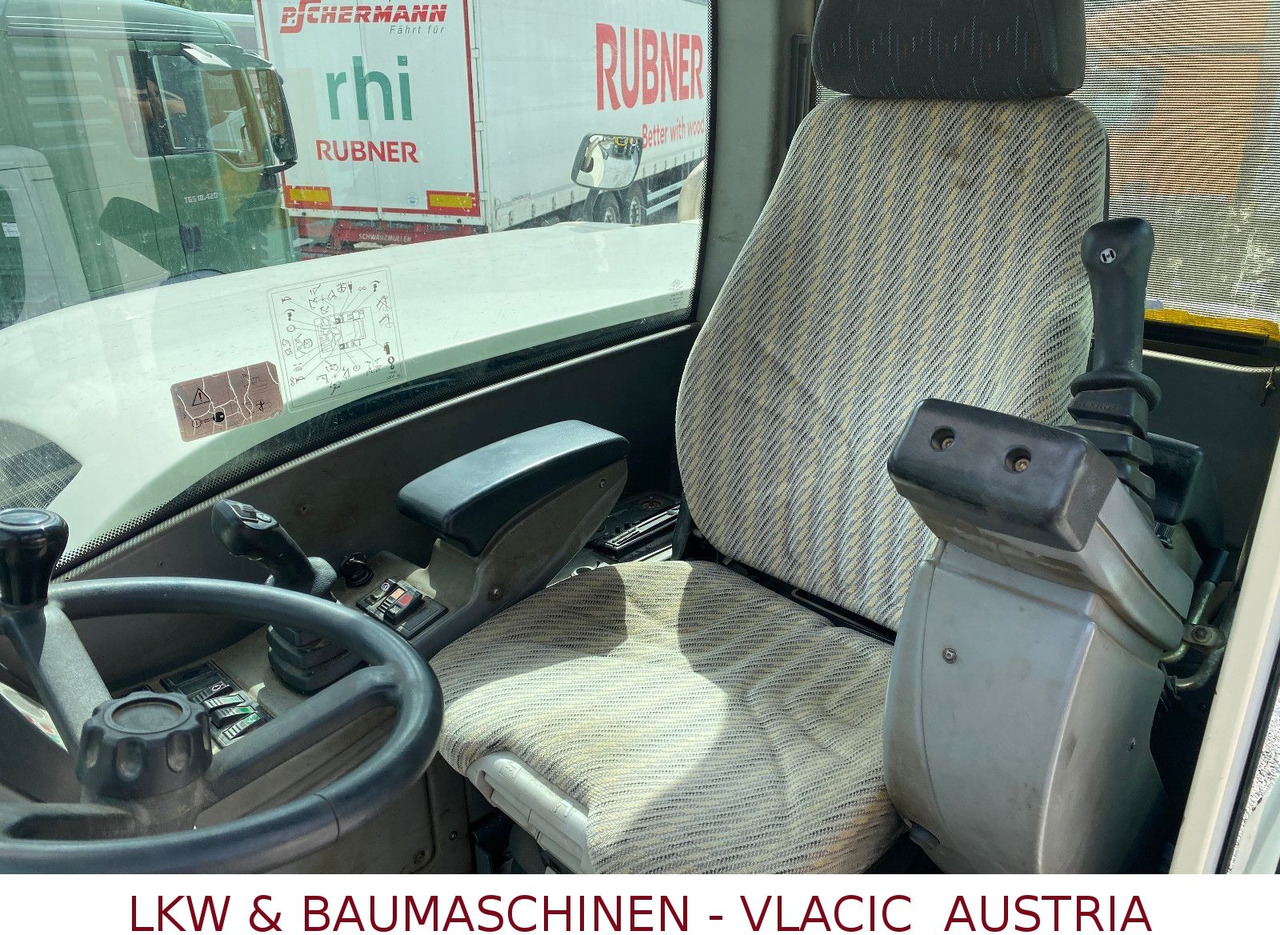 Terex TW 110 Mobilbagger inkl.4Löffeln - Escavadeira de rodas: foto 4 Terex TW 110 Mobilbagger inkl.4Löffeln - Escavadeira de rodas: foto 4