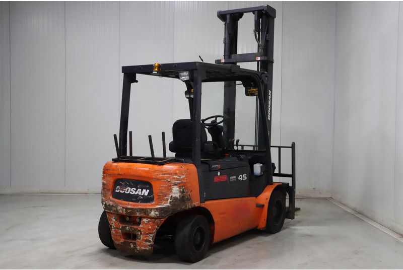 Doosan B45X-5 - Empilhadeira elétrica: foto 2 Doosan B45X-5 - Empilhadeira elétrica: foto 2