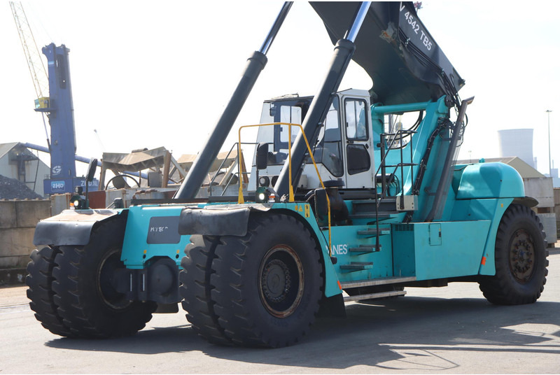 KONECRANES 4542TB5 - Reachstacker porta contentores: foto 4 KONECRANES 4542TB5 - Reachstacker porta contentores: foto 4
