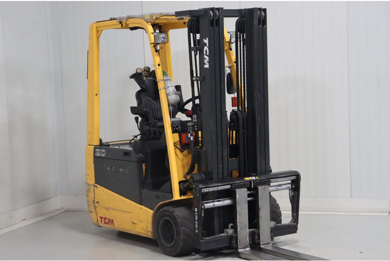 UniCarriers AG1N1L20H - Empilhadeira elétrica: foto 1 UniCarriers AG1N1L20H - Empilhadeira elétrica: foto 1