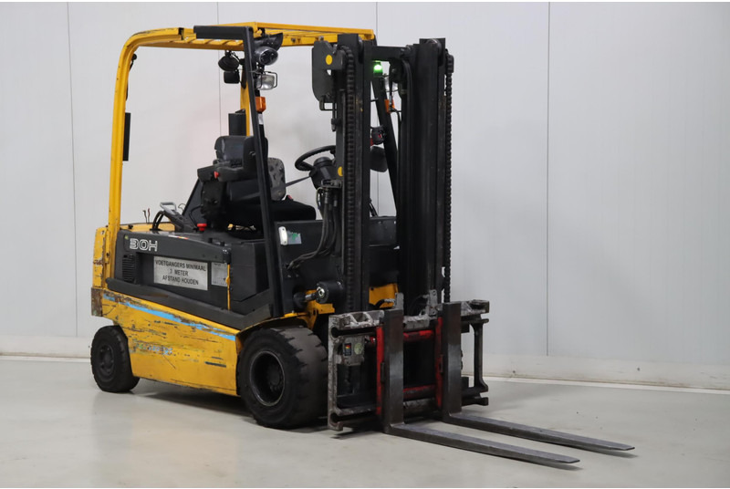 UniCarriers G1Q2L30HQ - Empilhadeira elétrica: foto 1 UniCarriers G1Q2L30HQ - Empilhadeira elétrica: foto 1