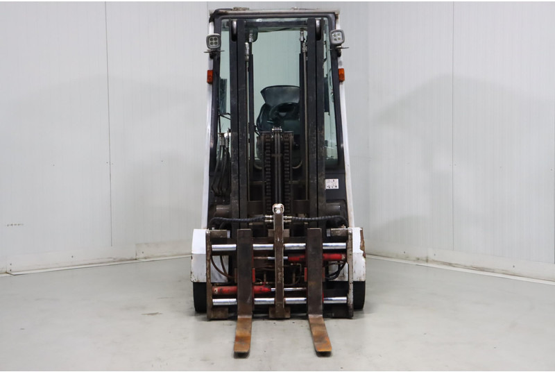 UniCarriers G1Q2L30Q - Empilhadeira elétrica: foto 2 UniCarriers G1Q2L30Q - Empilhadeira elétrica: foto 2