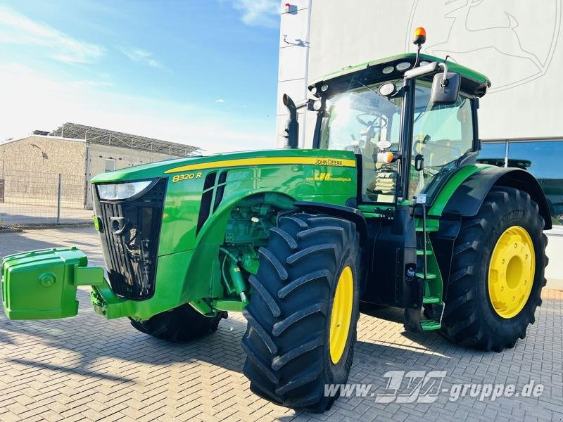John Deere 8320R E23-PowerShift - Trator: foto 4 John Deere 8320R E23-PowerShift - Trator: foto 4