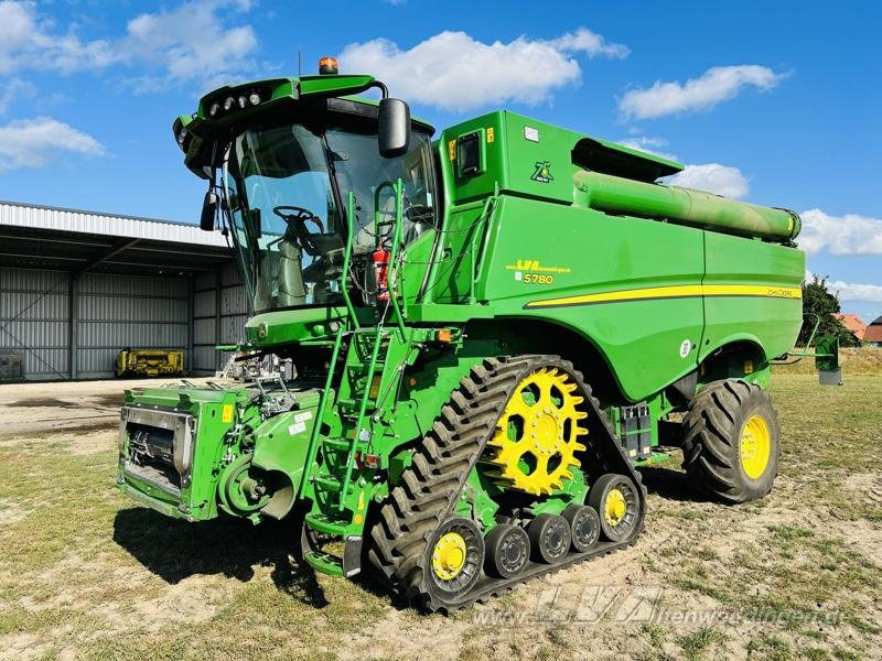 John Deere S780i ProDrive - Ceifeira debulhadora: foto 1 John Deere S780i ProDrive - Ceifeira debulhadora: foto 1