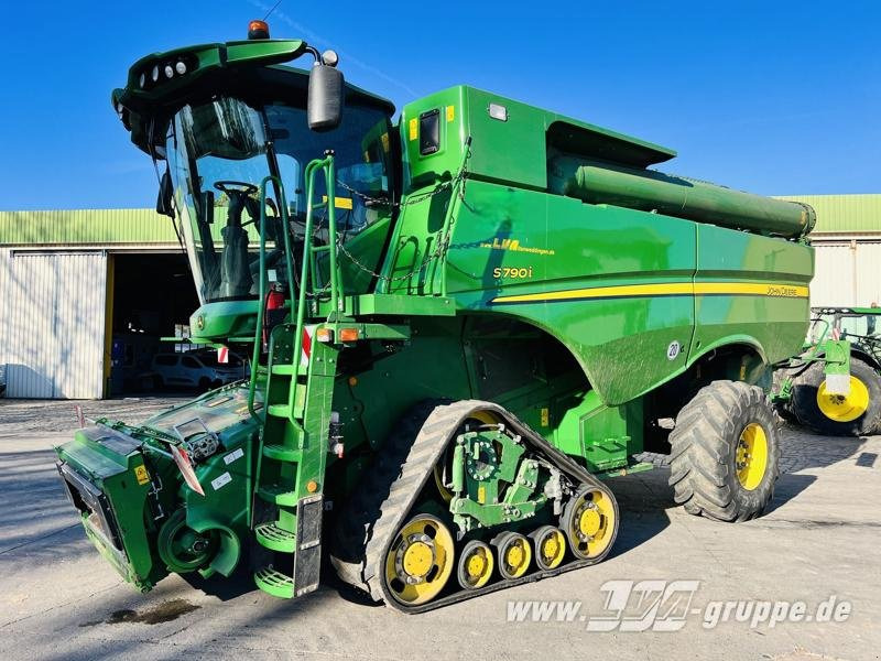 John Deere S790 - Ceifeira debulhadora: foto 1 John Deere S790 - Ceifeira debulhadora: foto 1
