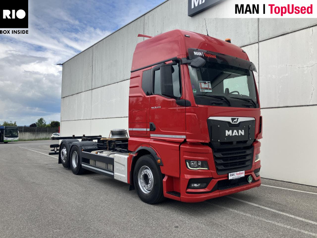 MAN TGX 26.470 6x2-4 LL CH - Camião transportador de contêineres/ Caixa móvel: foto 1 MAN TGX 26.470 6x2-4 LL CH - Camião transportador de contêineres/ Caixa móvel: foto 1