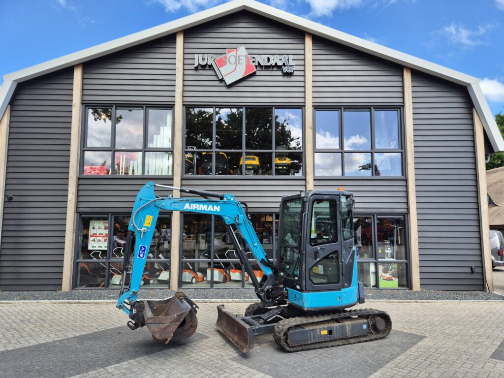 AIRMANN AX33U mididigger - Mini escavadeira: foto 1 AIRMANN AX33U mididigger - Mini escavadeira: foto 1