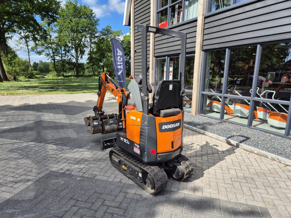 DOOSAN DX10Z - Mini escavadeira: foto 3 DOOSAN DX10Z - Mini escavadeira: foto 3