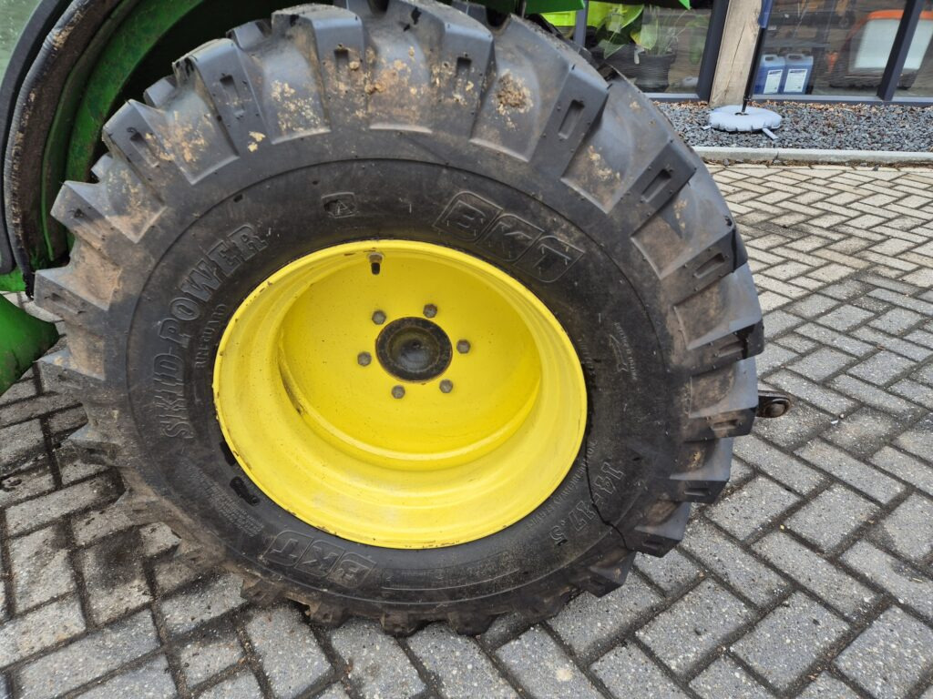 JOHN DEERE 2520 - Mini trator: foto 5 JOHN DEERE 2520 - Mini trator: foto 5