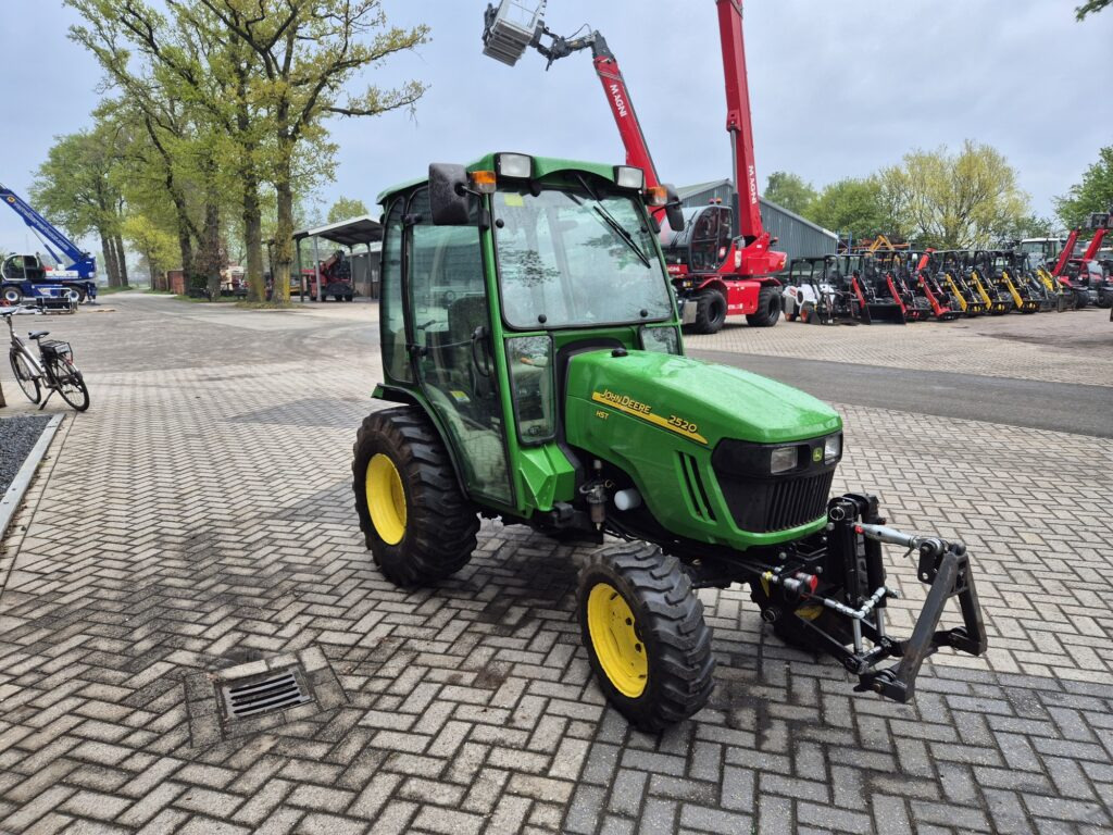 Mini trator JOHN DEERE 2520: foto 7 Mini trator JOHN DEERE 2520: foto 7