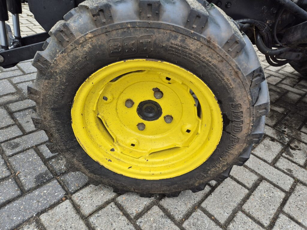 Mini trator JOHN DEERE 2520: foto 6 Mini trator JOHN DEERE 2520: foto 6