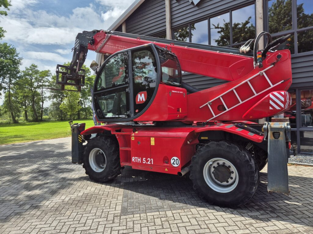 MAGNI RTH 5.21 D/D - Empilhador telescópico: foto 3 MAGNI RTH 5.21 D/D - Empilhador telescópico: foto 3