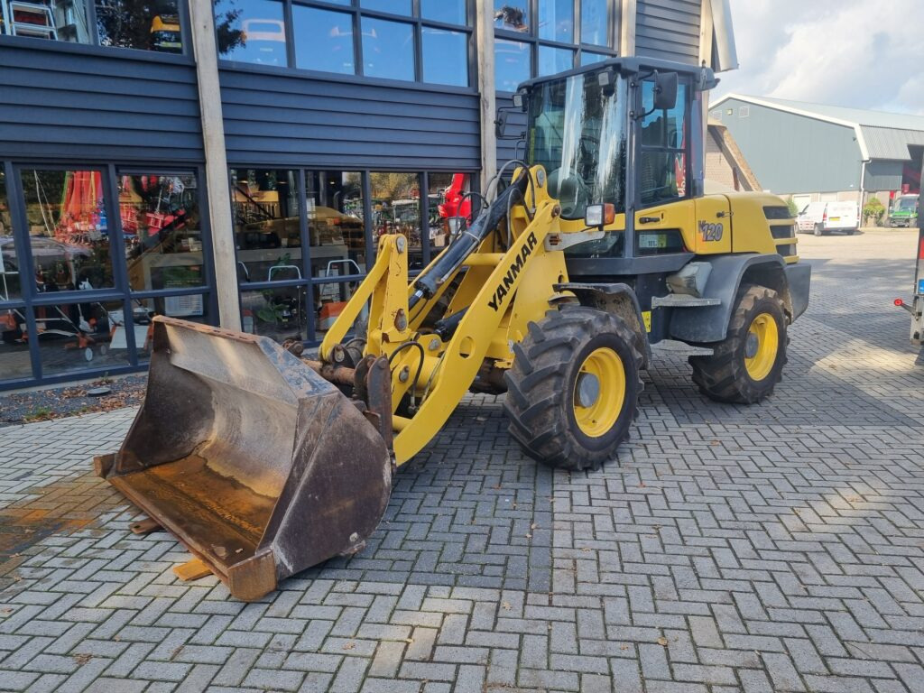 YANMAR V120 - Pá carregadora de rodas: foto 1 YANMAR V120 - Pá carregadora de rodas: foto 1