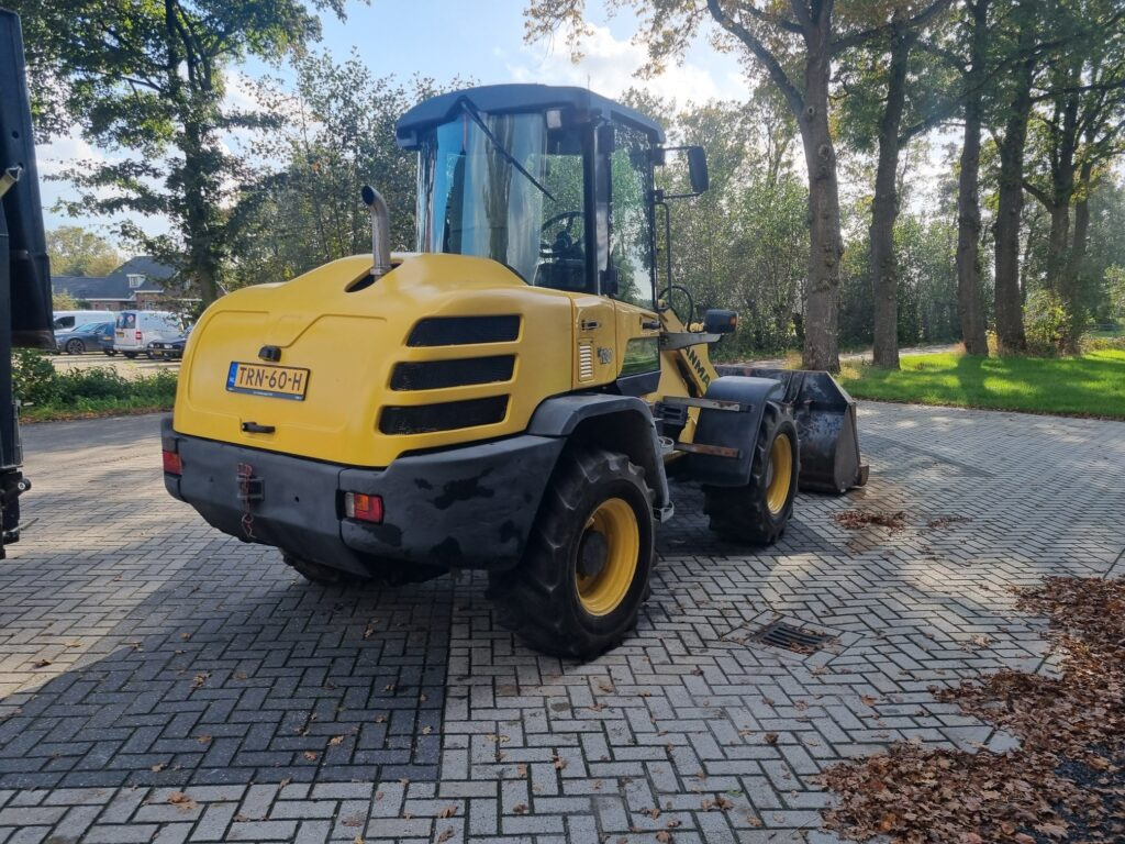 YANMAR V120 - Pá carregadora de rodas: foto 2 YANMAR V120 - Pá carregadora de rodas: foto 2