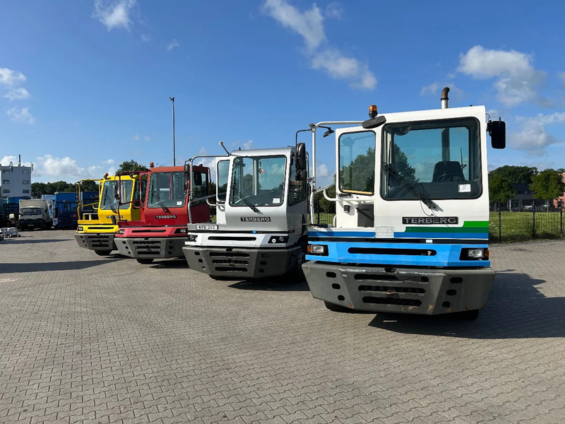 Terberg YT 182 10 x ON STOCK | 2006 | 2008 | 2011 | 2013 | 2019 | 2020 | - Tractor de terminal: foto 1 Terberg YT 182 10 x ON STOCK | 2006 | 2008 | 2011 | 2013 | 2019 | 2020 | - Tractor de terminal: foto 1