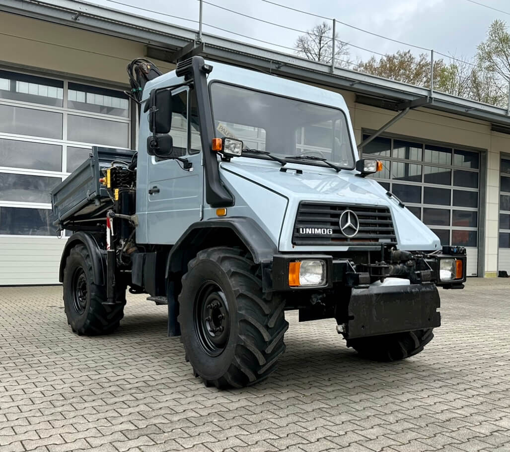 Unimog 130 - U130 418 74426 mit Kran und Winde Mer - Camião basculante: foto 1 Unimog 130 - U130 418 74426 mit Kran und Winde Mer - Camião basculante: foto 1