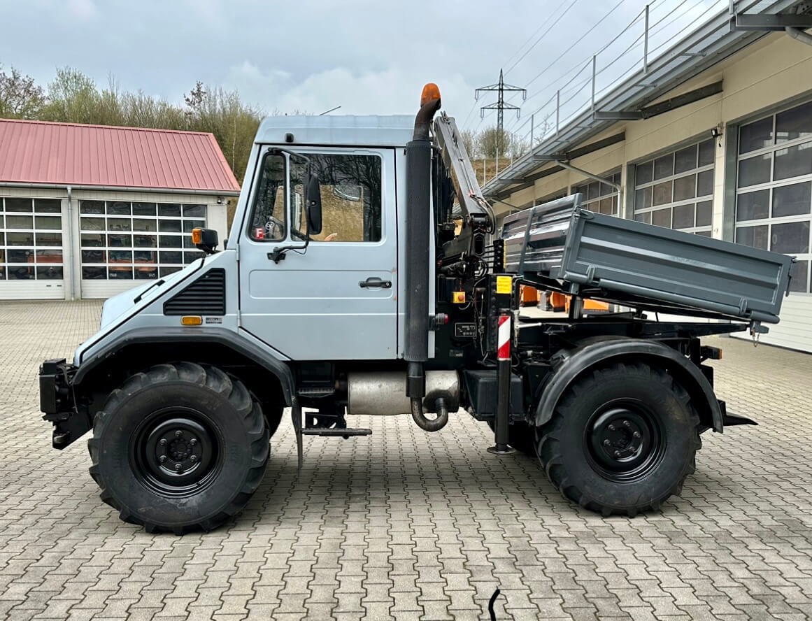 Unimog 130 - U130 418 74426 mit Kran und Winde Mer - Camião basculante: foto 4 Unimog 130 - U130 418 74426 mit Kran und Winde Mer - Camião basculante: foto 4