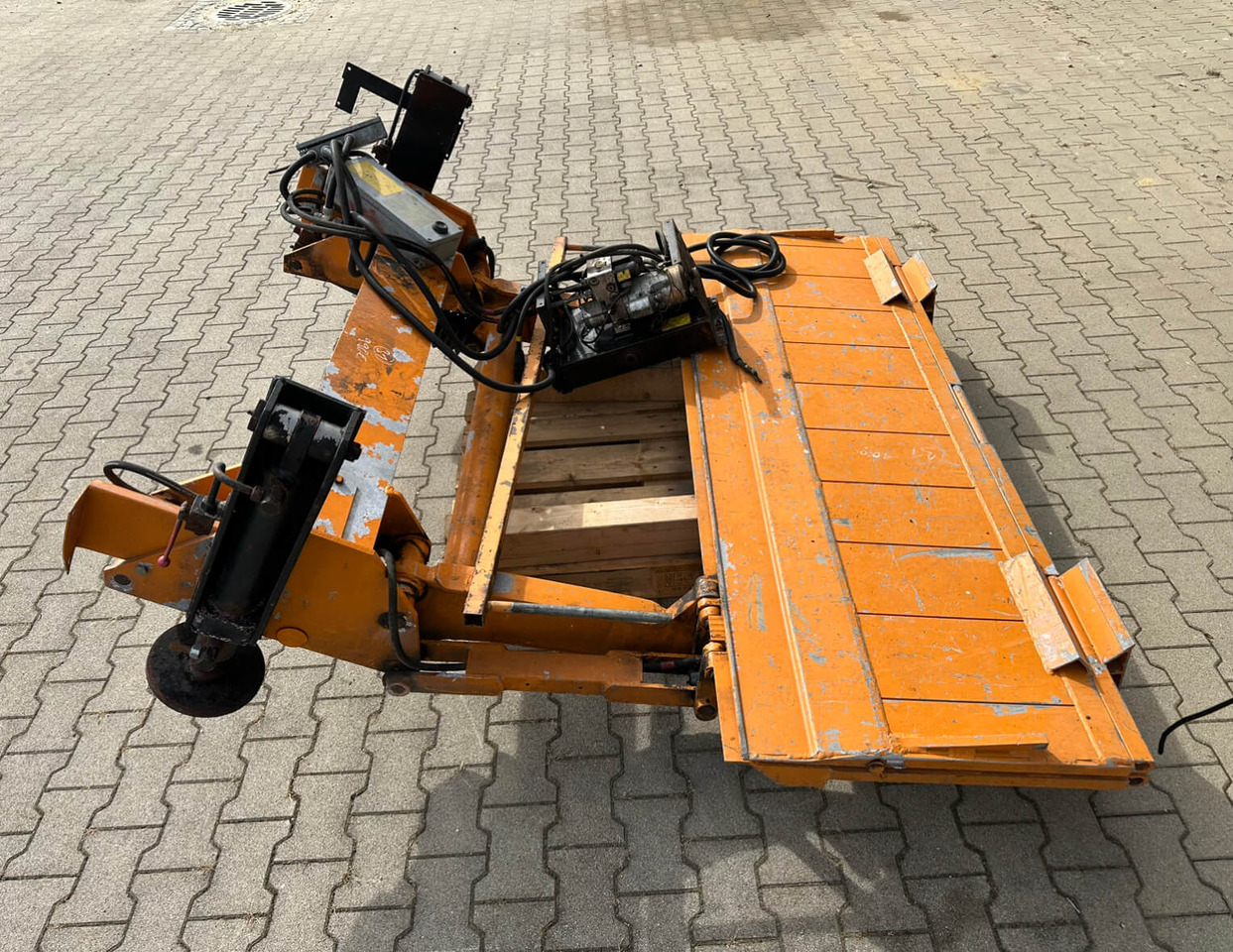 Unimog Heckladebordwand Unbekannt 427 - Rampa hidráulica: foto 4 Unimog Heckladebordwand Unbekannt 427 - Rampa hidráulica: foto 4