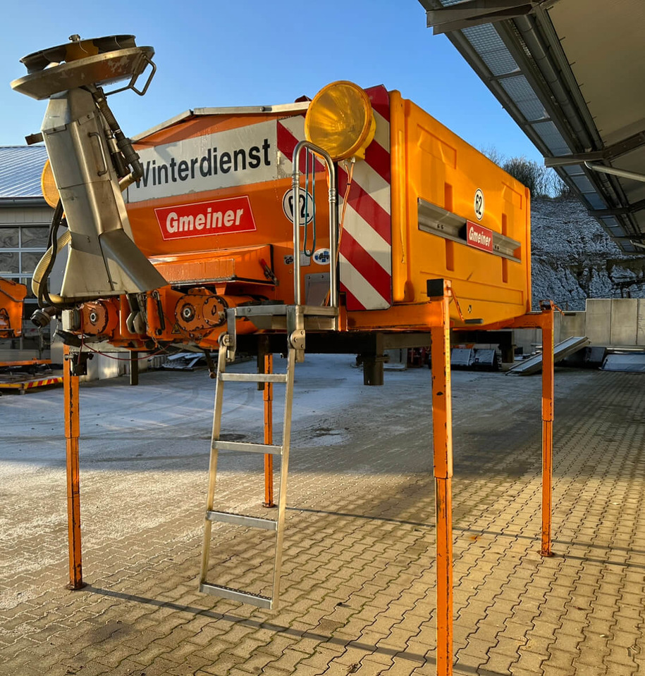 Unimog Salzstreuer Gmeiner 4000TCFS - Espalhador de areia/ Sal: foto 3 Unimog Salzstreuer Gmeiner 4000TCFS - Espalhador de areia/ Sal: foto 3