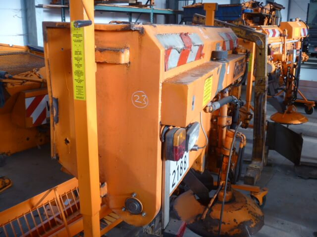 Unimog Salzstreuer Gmeiner 90WA - Espalhador de areia/ Sal: foto 2 Unimog Salzstreuer Gmeiner 90WA - Espalhador de areia/ Sal: foto 2