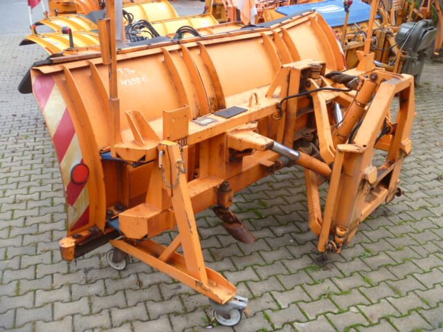 Unimog Schneepflug - Schneeschild Beilhack PV28-3 - Lâmina limpa-neves: foto 2 Unimog Schneepflug - Schneeschild Beilhack PV28-3 - Lâmina limpa-neves: foto 2