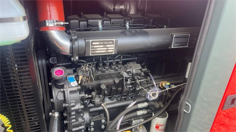 Bauer GFS-120 ATS, 120 kW/150 kVA Fabriksny generator  - Gerador elétrico: foto 4 Bauer GFS-120 ATS, 120 kW/150 kVA Fabriksny generator  - Gerador elétrico: foto 4