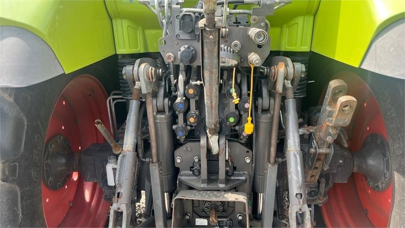 Claas ARION 550 CEBIS Med frontlæsser og frontlift - Trator: foto 5 Claas ARION 550 CEBIS Med frontlæsser og frontlift - Trator: foto 5