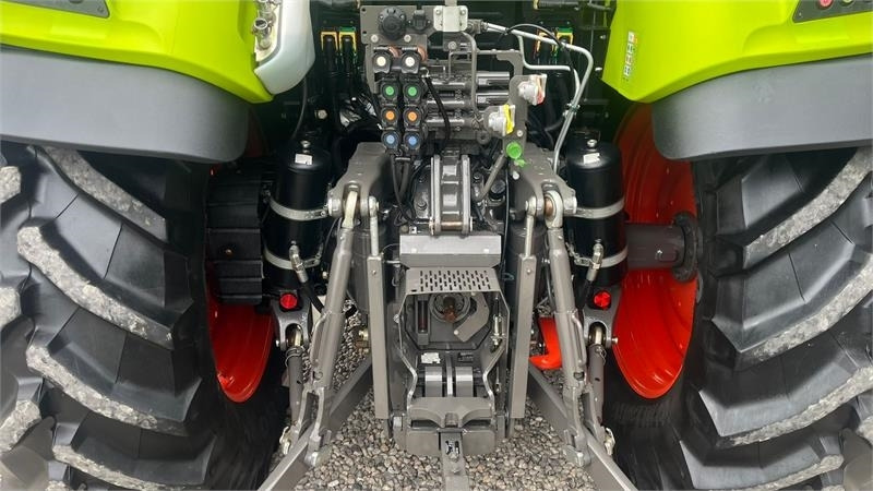 Claas Arion 440 CIS med frontlæsser - Trator: foto 4 Claas Arion 440 CIS med frontlæsser - Trator: foto 4
