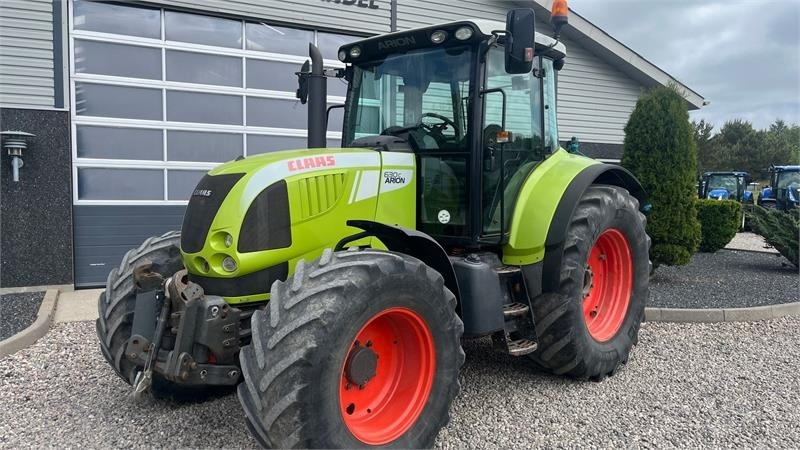 Claas Arion 630C Med frontlift - Trator: foto 2 Claas Arion 630C Med frontlift - Trator: foto 2