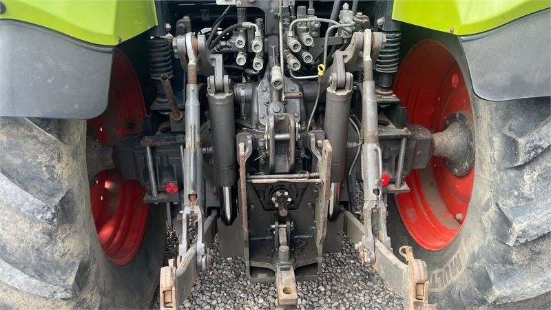 Claas Arion 630C Med frontlift - Trator: foto 5 Claas Arion 630C Med frontlift - Trator: foto 5