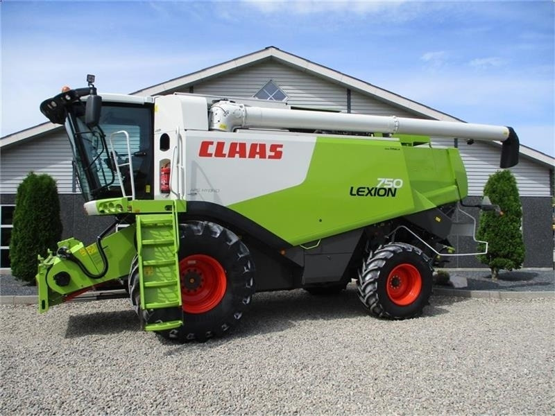 Claas LEXION 750 Gårdmaskine med V900 skærebord. - Ceifeira debulhadora: foto 1 Claas LEXION 750 Gårdmaskine med V900 skærebord. - Ceifeira debulhadora: foto 1