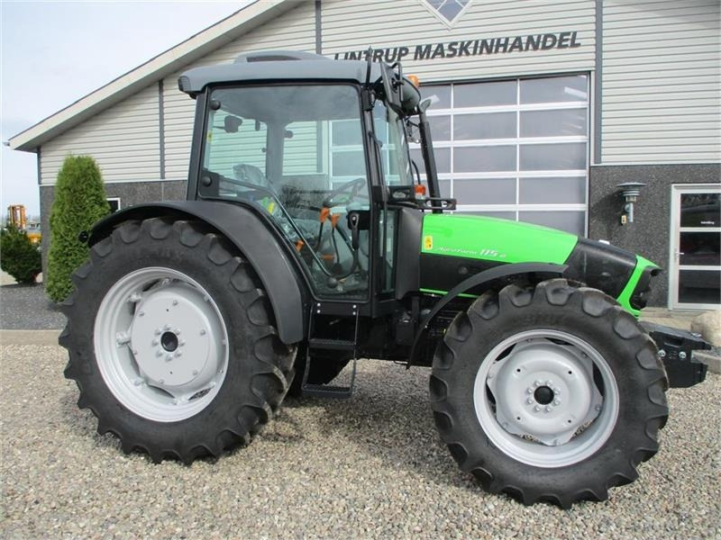 Deutz-fahr Agrofarm 115G New and Unused tractor with 30F+30R - Trator: foto 2 Deutz-fahr Agrofarm 115G New and Unused tractor with 30F+30R - Trator: foto 2
