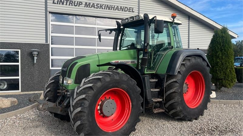 Fendt 926 Favorit Vario Med frontlift - Trator: foto 2 Fendt 926 Favorit Vario Med frontlift - Trator: foto 2